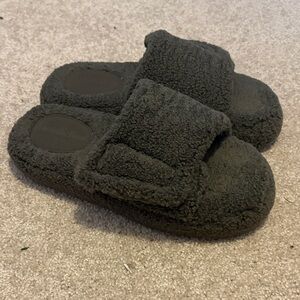 Womens Goodfellow & Co Fuzzy Slippers